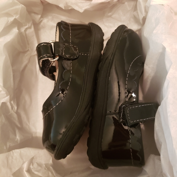 See Kai Run Mary Jane II Black Patent Shoes - Picture 9 of 12